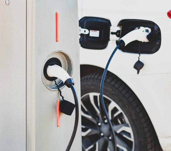 Quels sont les avantages de conduire une voiture électrique ?