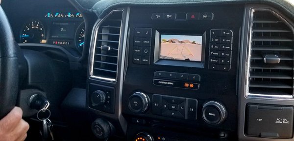 Comment choisir une caméra de tableau de bord qui n'interfère pas avec les systèmes ADAS d'une berline moderne?